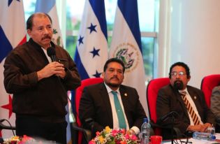 Presidente Daniel se reúne con diputados del PARLACEN