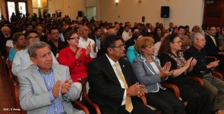 Presidente Daniel se reúne con diputados del PARLACEN