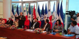 Presidente Daniel se reúne con diputados del PARLACEN