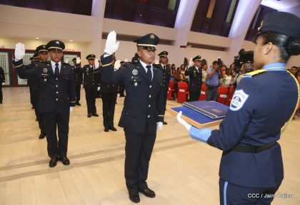 XIX Promoción de Damas y Caballeros Cadetes de la Academia de la Policía Nacional