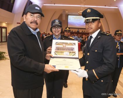 XIX Promoción de Damas y Caballeros Cadetes de la Academia de la Policía Nacional