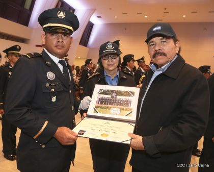 XIX Promoción de Damas y Caballeros Cadetes de la Academia de la Policía Nacional