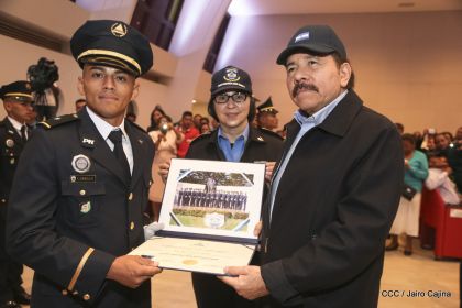 XIX Promoción de Damas y Caballeros Cadetes de la Academia de la Policía Nacional