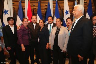 Presidente Daniel se reúne con diputados del PARLACEN