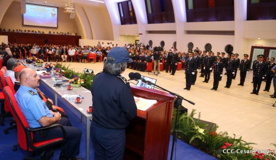 XIX Promoción de Damas y Caballeros Cadetes de la Academia de la Policía Nacional