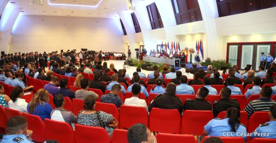 XIX Promoción de Damas y Caballeros Cadetes de la Academia de la Policía Nacional