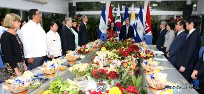 Presidente Daniel y Compañera Rosario reciben cartas credenciales de los embajadores de Corea, Francia y Uruguay