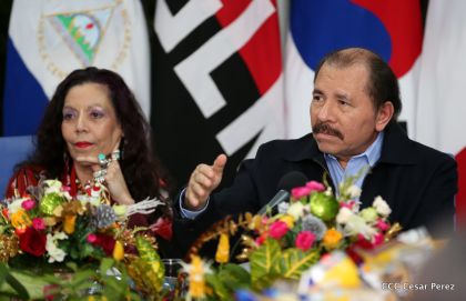 Presidente Daniel y Compañera Rosario reciben cartas credenciales de los embajadores de Corea, Francia y Uruguay