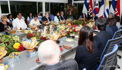 Presidente Daniel y Compañera Rosario reciben cartas credenciales de los embajadores de Corea, Francia y Uruguay