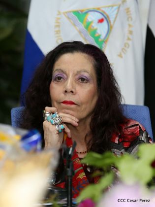 Presidente Daniel y Compañera Rosario reciben cartas credenciales de los embajadores de Corea, Francia y Uruguay