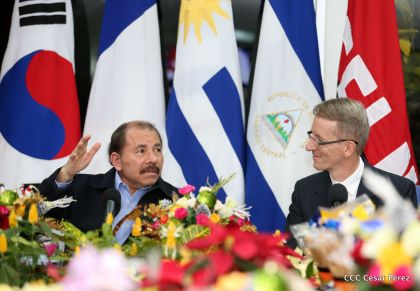 Presidente Daniel y Compañera Rosario reciben cartas credenciales de los embajadores de Corea, Francia y Uruguay