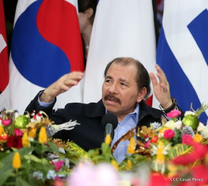 Presidente Daniel y Compañera Rosario reciben cartas credenciales de los embajadores de Corea, Francia y Uruguay