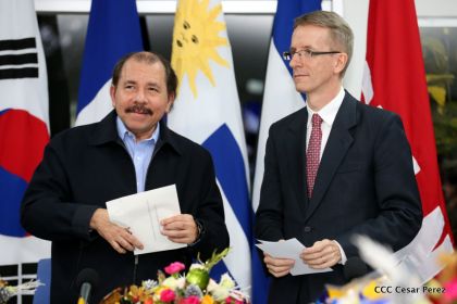 Presidente Daniel y Compañera Rosario reciben cartas credenciales de los embajadores de Corea, Francia y Uruguay