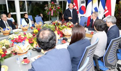 Presidente Daniel y Compañera Rosario reciben cartas credenciales de los embajadores de Corea, Francia y Uruguay