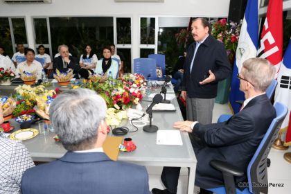 Presidente Daniel y Compañera Rosario reciben cartas credenciales de los embajadores de Corea, Francia y Uruguay