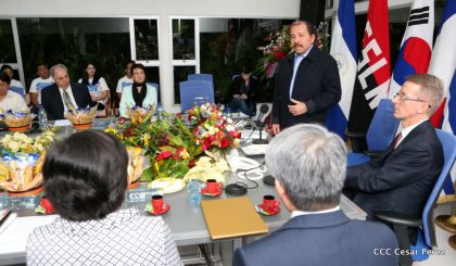 Presidente Daniel y Compañera Rosario reciben cartas credenciales de los embajadores de Corea, Francia y Uruguay