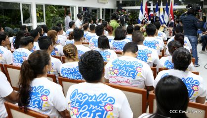 Presidente Daniel y Compañera Rosario reciben cartas credenciales de los embajadores de Corea, Francia y Uruguay
