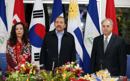 Presidente Daniel y Compañera Rosario reciben cartas credenciales de los embajadores de Corea, Francia y Uruguay