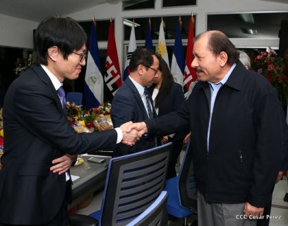 Presidente Daniel y Compañera Rosario reciben cartas credenciales de los embajadores de Corea, Francia y Uruguay