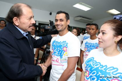 Presidente Daniel y Compañera Rosario reciben cartas credenciales de los embajadores de Corea, Francia y Uruguay