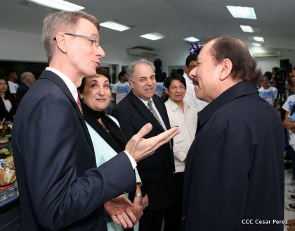 Presidente Daniel y Compañera Rosario reciben cartas credenciales de los embajadores de Corea, Francia y Uruguay