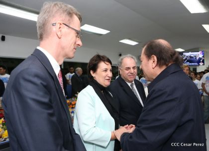 Presidente Daniel y Compañera Rosario reciben cartas credenciales de los embajadores de Corea, Francia y Uruguay