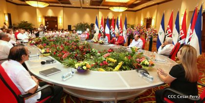 Daniel y Rosario reciben credenciales de Presidente y Vicepresidenta de Nicaragua