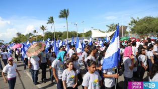 Desfiles escolares en Avenida Bolívar (31 Agosto 2013)