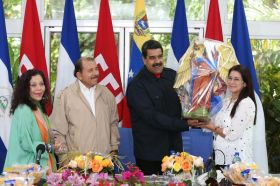 Presidente Daniel y Compañera Rosario celebran con el Presidente Maduro el 10 Aniversario de Nicaragua en el ALBA