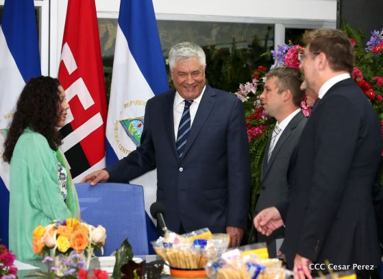 Daniel y Rosario se reúnen con el Ministro del Interior de la Federación de Rusia