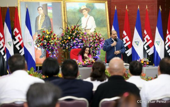 Daniel y Rosario juramentan al Gabinete del Gobierno Sandinista