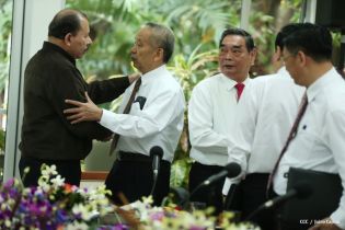 Presidente Daniel recibe a delegación de Vietnam