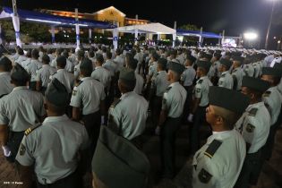 Daniel y Rosario presidente acto 34 Aniversario del Ejército