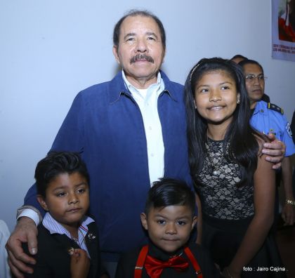 Presidente Daniel participa en premiación de la Crónica Deportiva