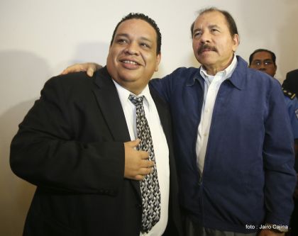 Presidente Daniel participa en premiación de la Crónica Deportiva