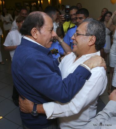 Presidente Daniel participa en premiación de la Crónica Deportiva