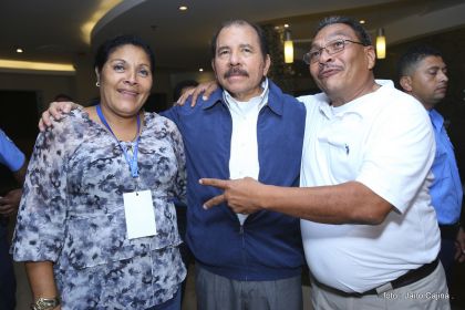 Presidente Daniel participa en premiación de la Crónica Deportiva