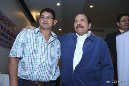 Presidente Daniel participa en premiación de la Crónica Deportiva