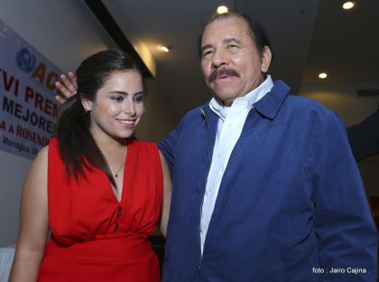 Presidente Daniel participa en premiación de la Crónica Deportiva