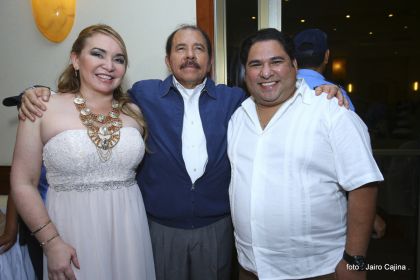 Presidente Daniel participa en premiación de la Crónica Deportiva