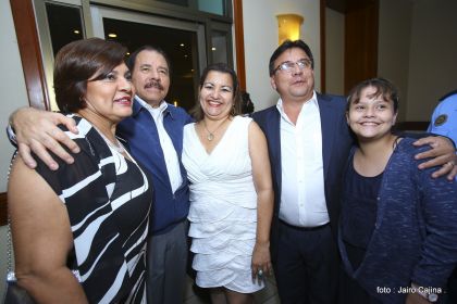 Presidente Daniel participa en premiación de la Crónica Deportiva