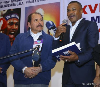 Presidente Daniel participa en premiación de la Crónica Deportiva