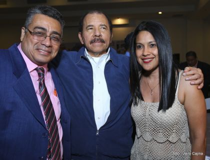 Presidente Daniel participa en premiación de la Crónica Deportiva