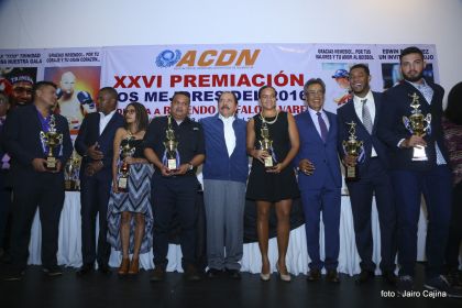 Presidente Daniel participa en premiación de la Crónica Deportiva
