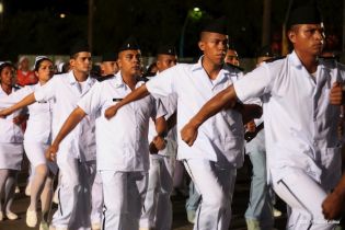 Desfile Militar en honor al 34 Aniversario del Ejército