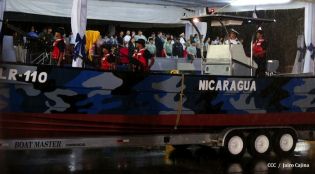 Desfile Militar en honor al 34 Aniversario del Ejército