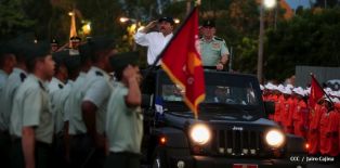 Desfile Militar en honor al 34 Aniversario del Ejército