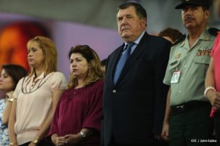 Desfile Militar en honor al 34 Aniversario del Ejército