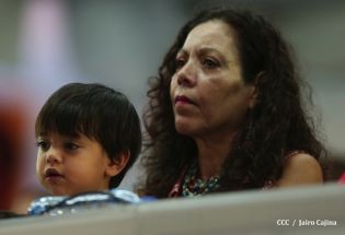 Desfile Militar en honor al 34 Aniversario del Ejército