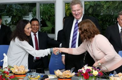 Daniel y Rosario se reúnen con Delegación de la Iglesia de Jesucristo de los Santos de los Últimos Días